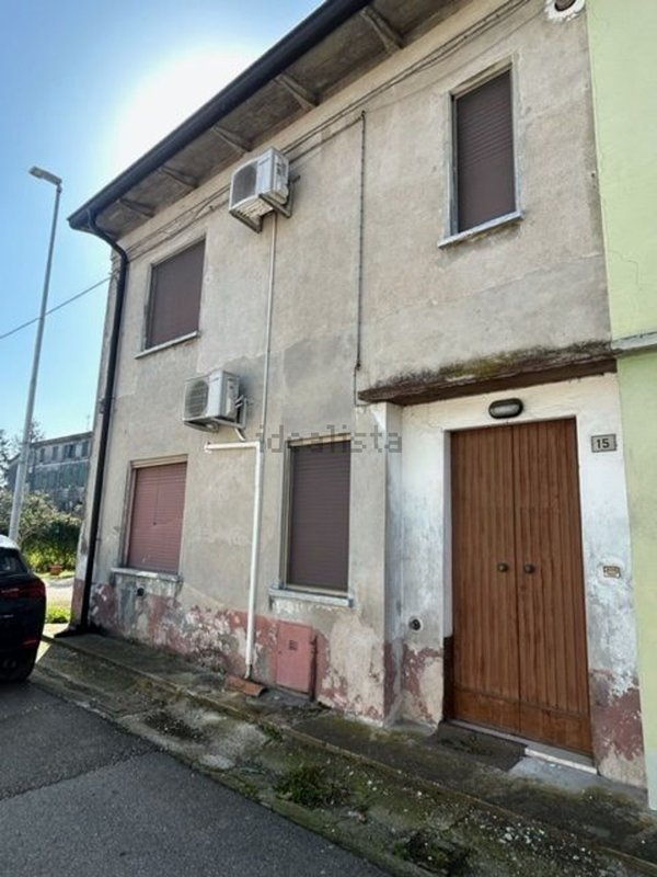 casa indipendente in vendita a Rodigo in zona Rivalta sul Mincio