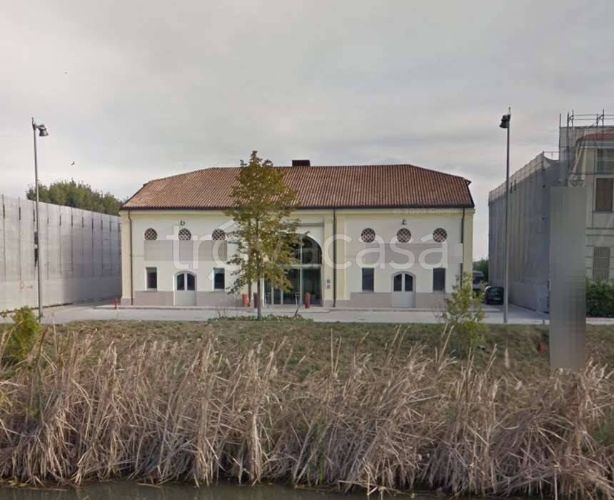 negozio in vendita a Rodigo