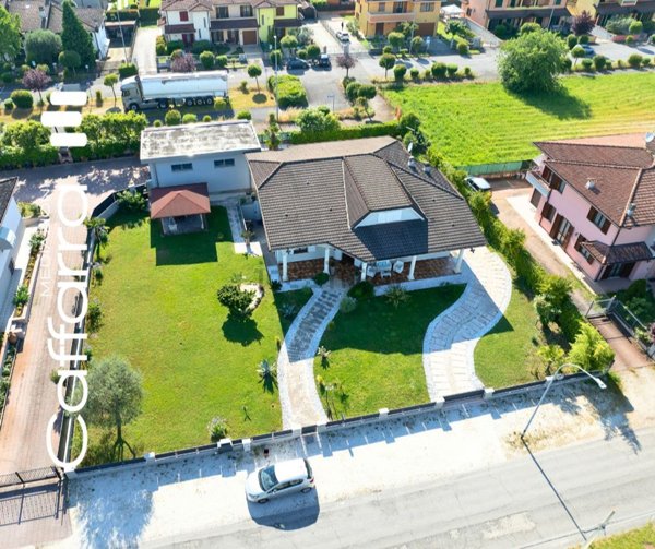 casa indipendente in vendita a Rodigo