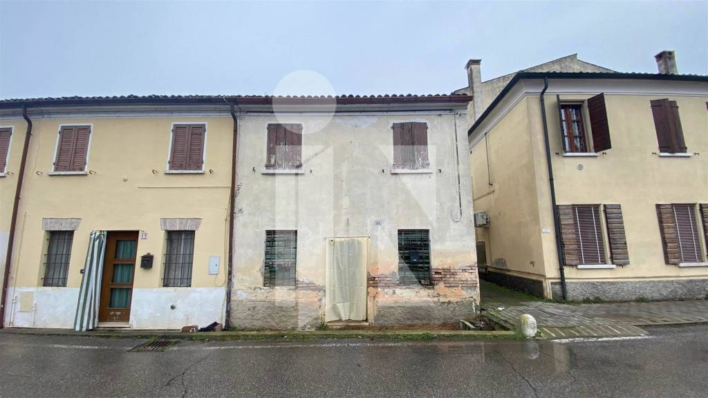 casa indipendente in vendita a Rodigo in zona Rivalta sul Mincio