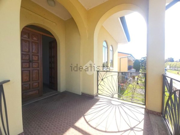 casa indipendente in vendita a Rodigo