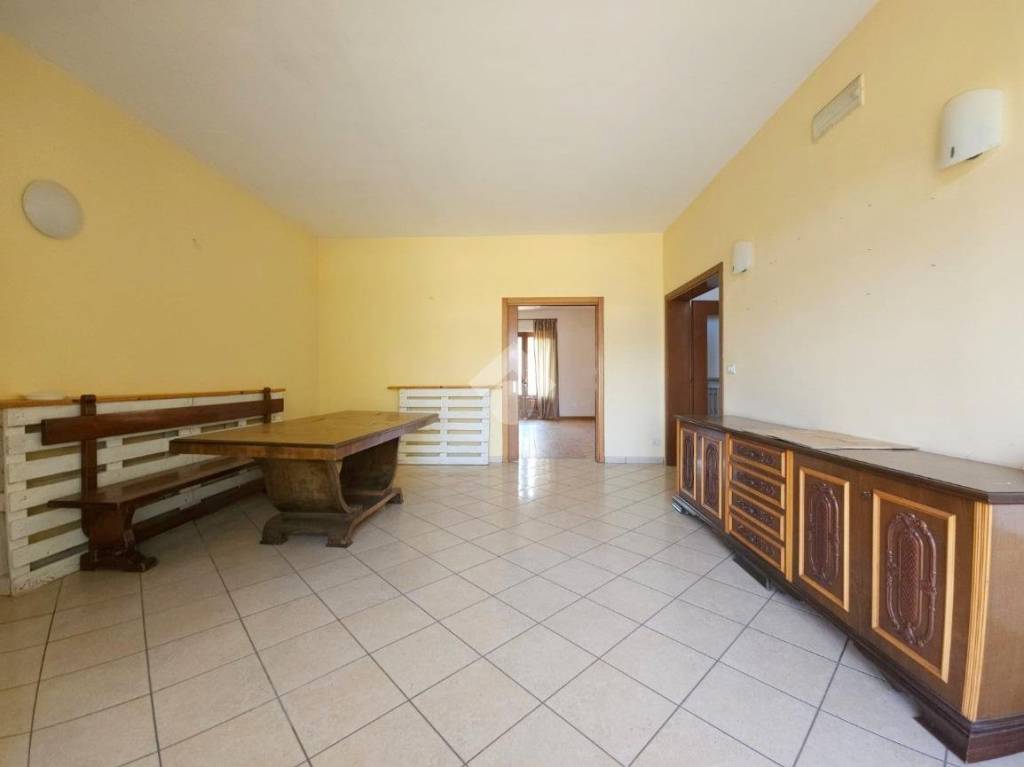 casa indipendente in vendita a Rodigo in zona Rivalta sul Mincio