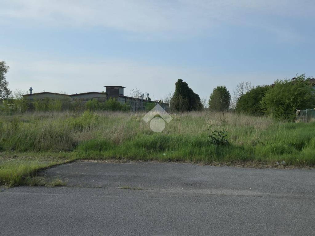 terreno edificabile in vendita a Rodigo