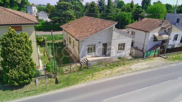 casa indipendente in vendita a Rodigo