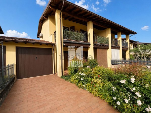casa indipendente in vendita a Rodigo
