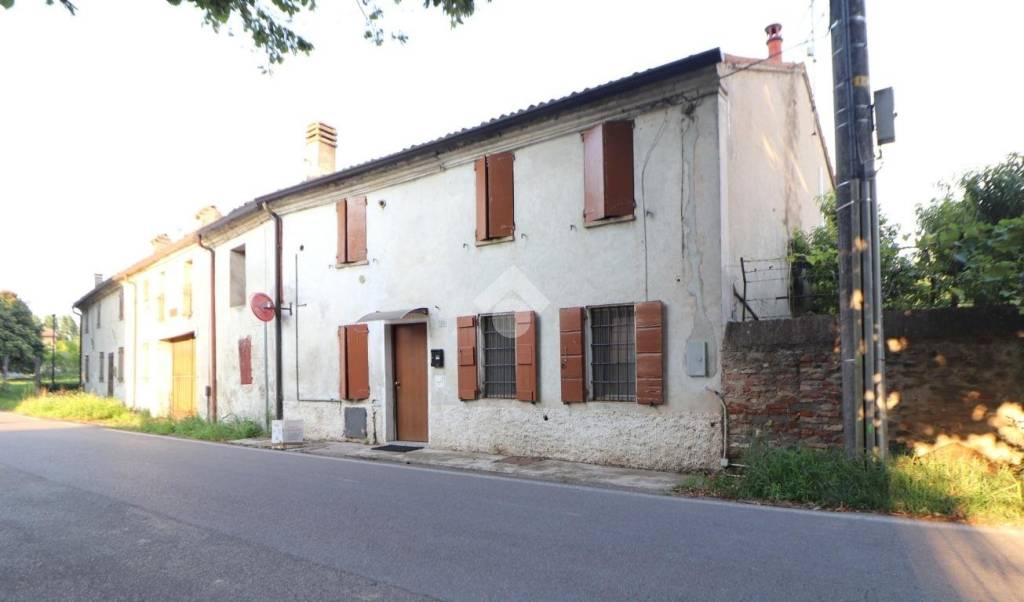 casa indipendente in vendita a Rodigo