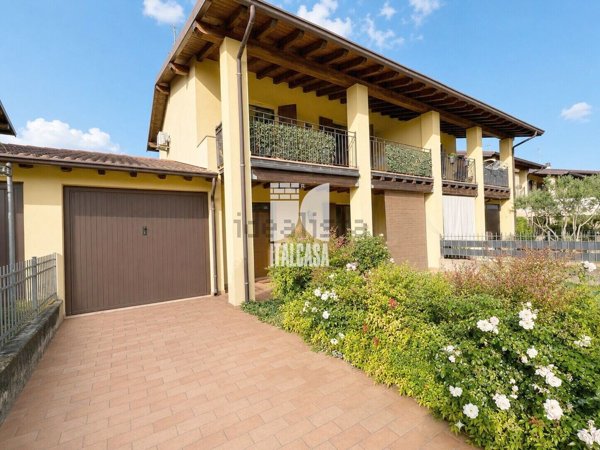 casa indipendente in vendita a Rodigo