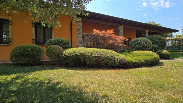 casa indipendente in vendita a Rodigo