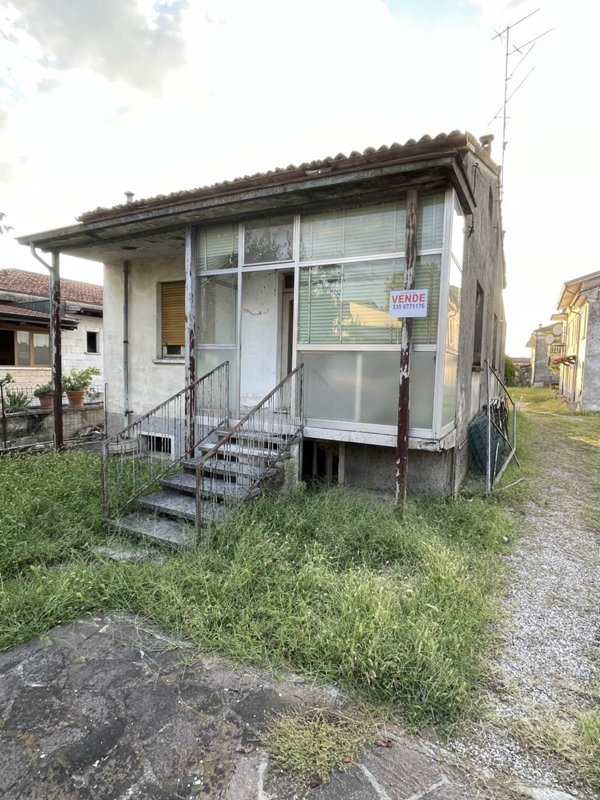 appartamento in vendita a Rodigo in zona Rivalta sul Mincio