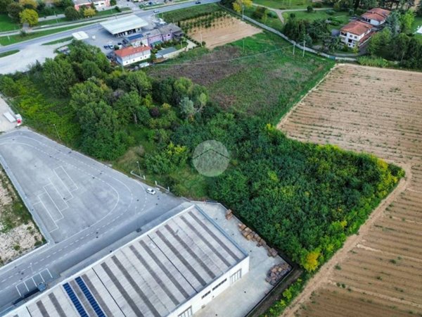 terreno in vendita a Rodigo in zona Rivalta sul Mincio