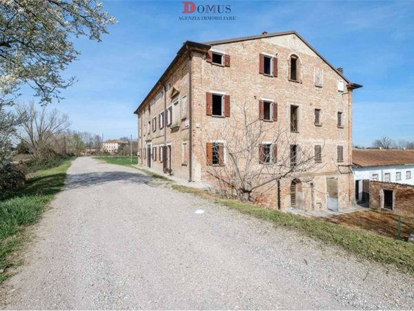 casa indipendente in vendita a Roncoferraro in zona Casale
