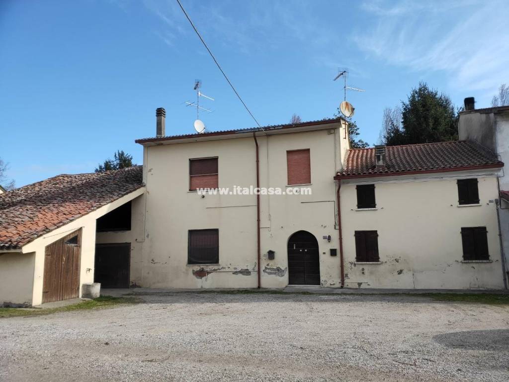 casa indipendente in vendita a Roncoferraro in zona Barbasso