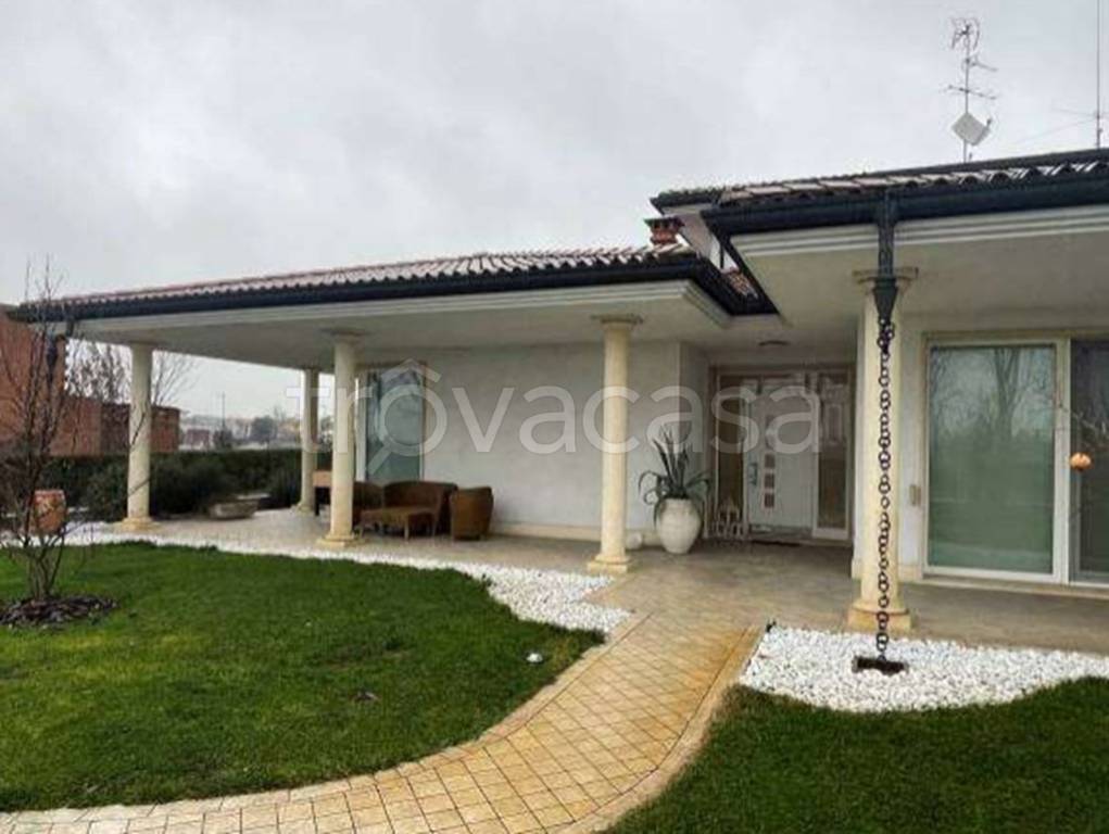 casa indipendente in vendita a Roncoferraro