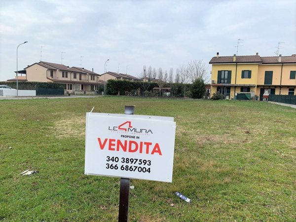 terreno edificabile in vendita a Roncoferraro