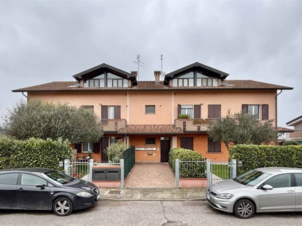 appartamento in vendita a Roncoferraro in zona Cadè