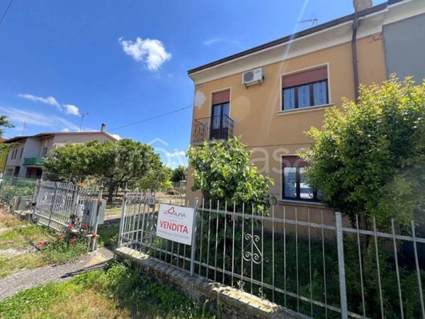casa indipendente in vendita a Roncoferraro