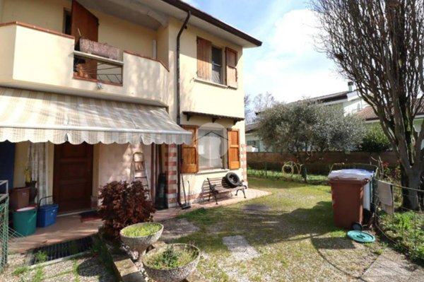 casa indipendente in vendita a Roncoferraro in zona Castelletto Borgo