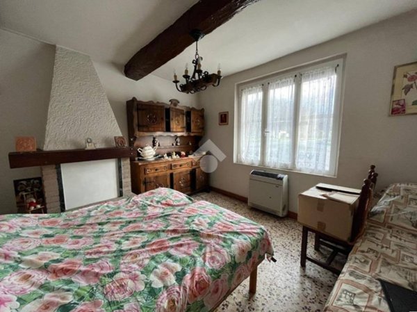casa indipendente in vendita a Roncoferraro in zona Cadè