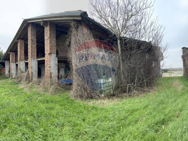 casa indipendente in vendita a Roncoferraro in zona Casale