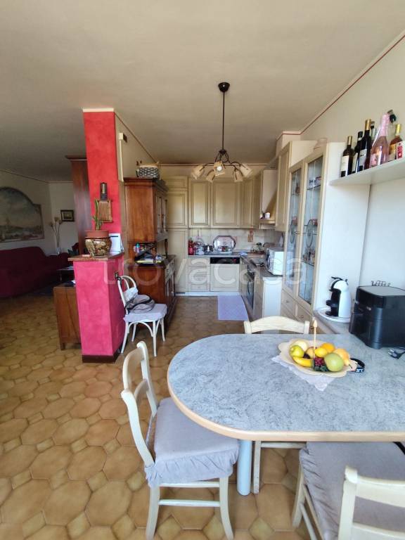 appartamento in vendita a Roncoferraro in zona Barbasso