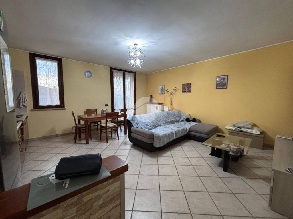 appartamento in vendita a Roncoferraro in zona Barbasso