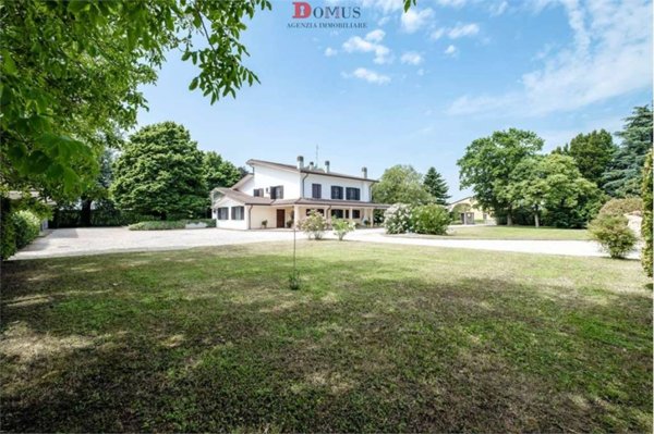 casa indipendente in vendita a Roncoferraro in zona Barbassolo