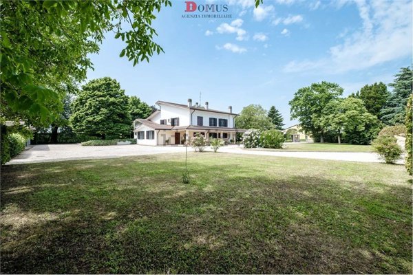 casa indipendente in vendita a Roncoferraro in zona Barbassolo