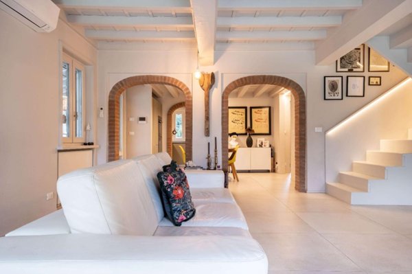 casa indipendente in vendita a Roncoferraro in zona Castelletto Borgo