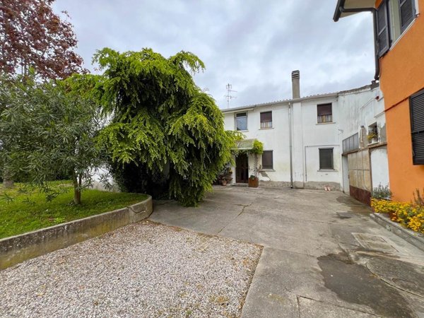casa indipendente in vendita a Roncoferraro in zona Nosedole
