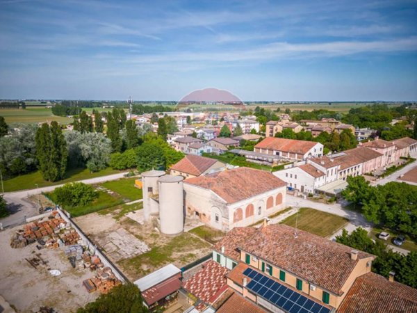 loft in vendita a Roncoferraro