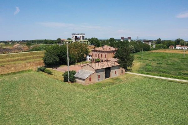 casa indipendente in vendita a Roncoferraro in zona Governolo