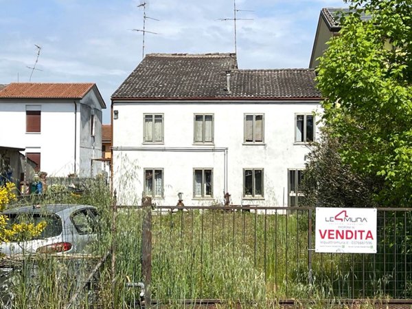 casa indipendente in vendita a Roncoferraro in zona Barbassolo