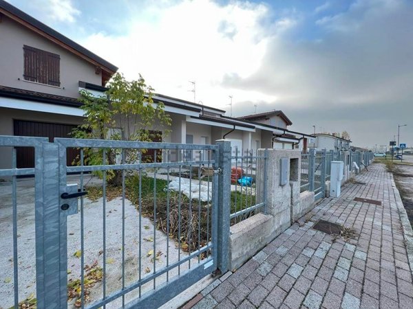 casa indipendente in vendita a Roncoferraro