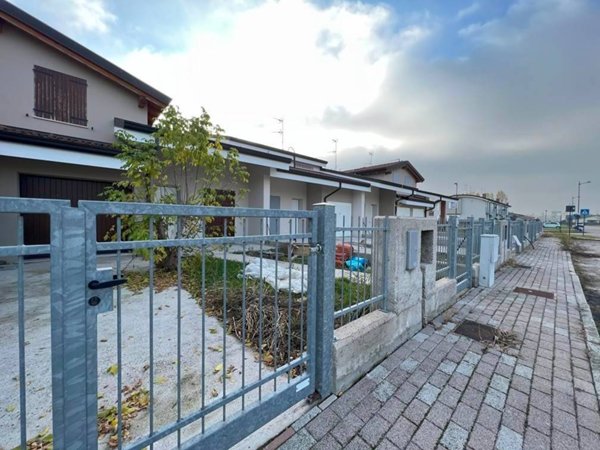 casa indipendente in vendita a Roncoferraro