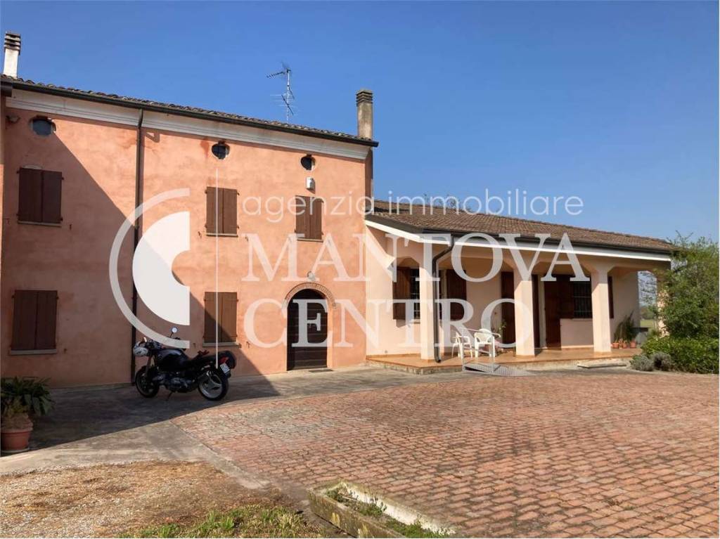 casa indipendente in vendita a Roncoferraro in zona Governolo