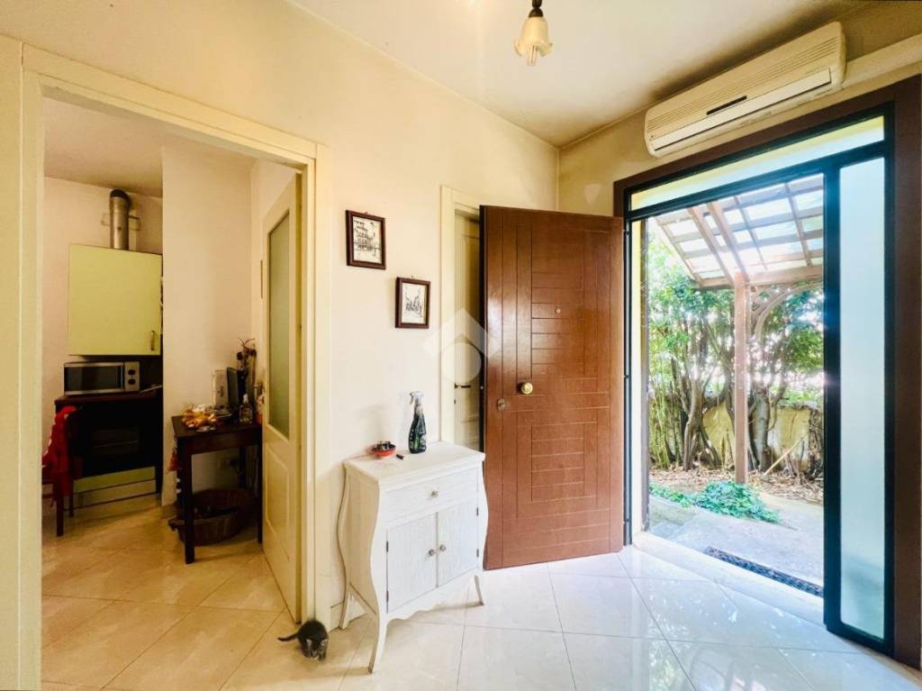 casa indipendente in vendita a Roncoferraro in zona Barbassolo