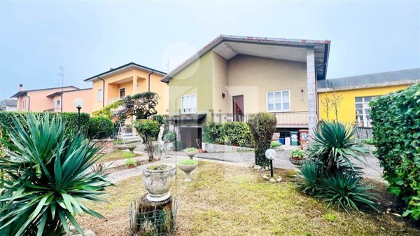 casa indipendente in vendita a Roncoferraro