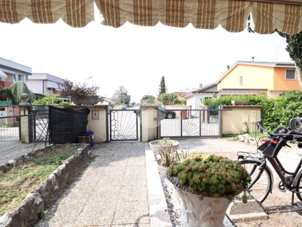 appartamento in vendita a Roncoferraro in zona Castelletto Borgo