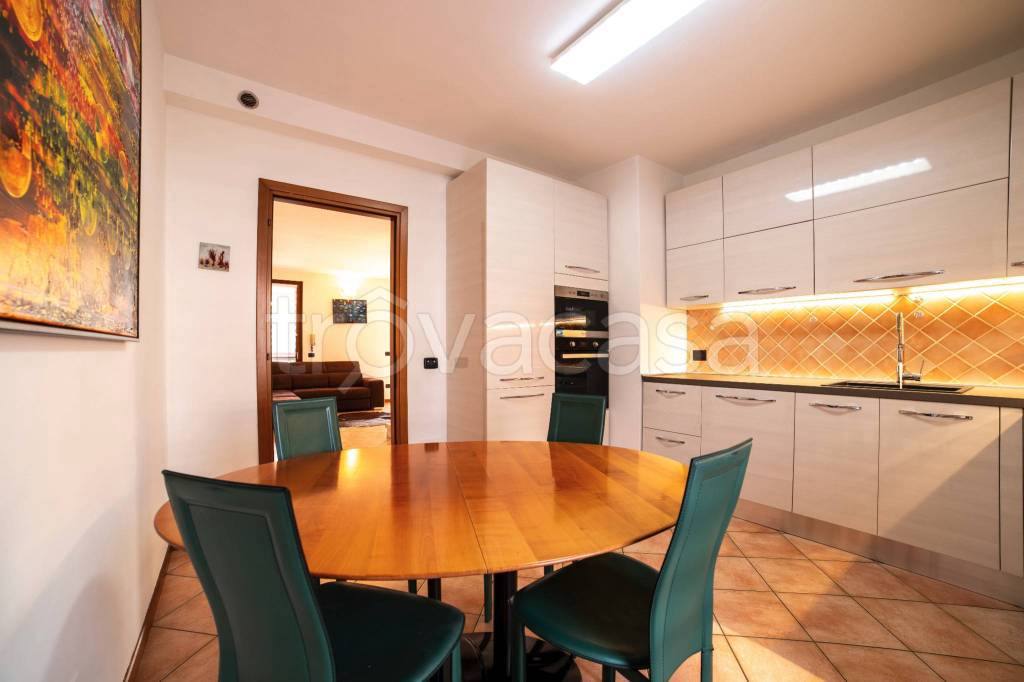 casa indipendente in vendita a Roncoferraro in zona Governolo