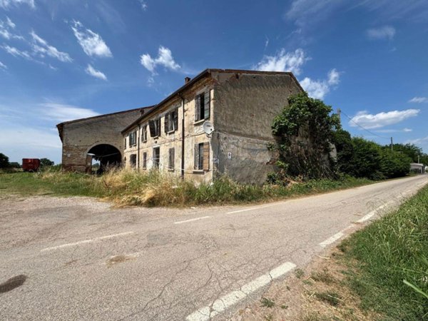 casale in vendita a Roncoferraro in zona Barbassolo