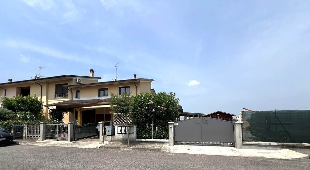casa indipendente in vendita a Roncoferraro