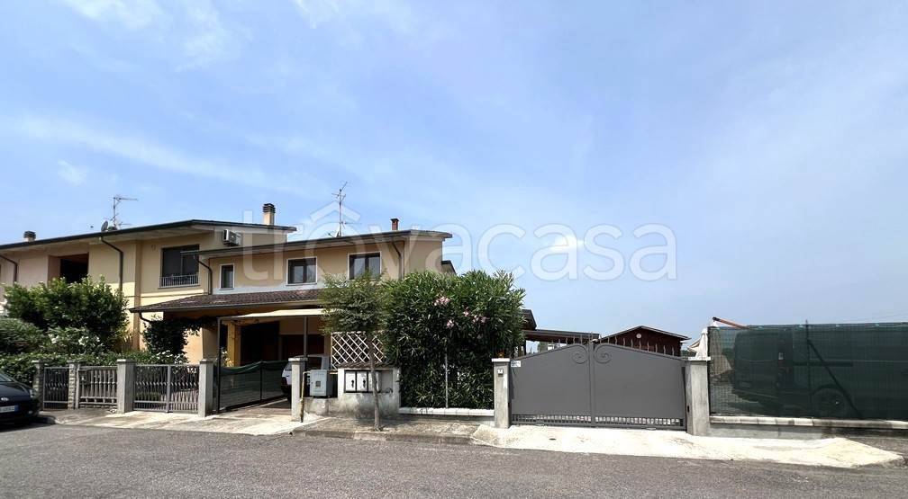 casa indipendente in vendita a Roncoferraro