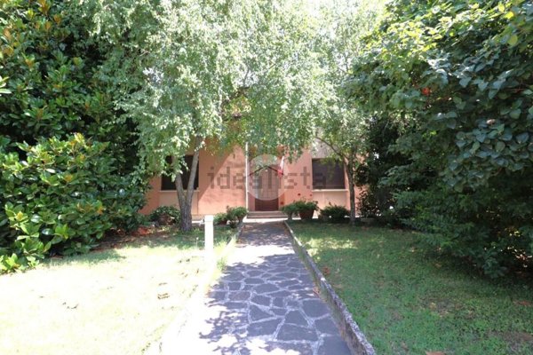 casa indipendente in vendita a Roncoferraro in zona Barbassolo