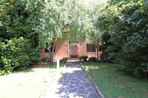 casa indipendente in vendita a Roncoferraro in zona Barbassolo