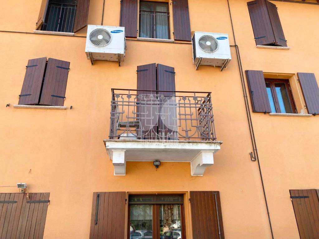 appartamento in vendita a Roncoferraro in zona Barbasso