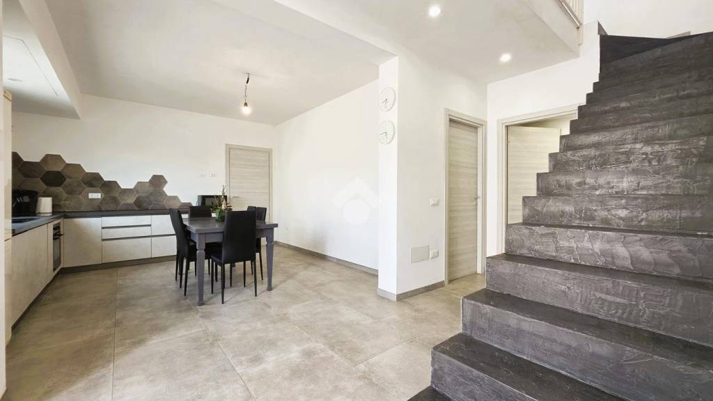 casa indipendente in vendita a Roncoferraro in zona Barbassolo