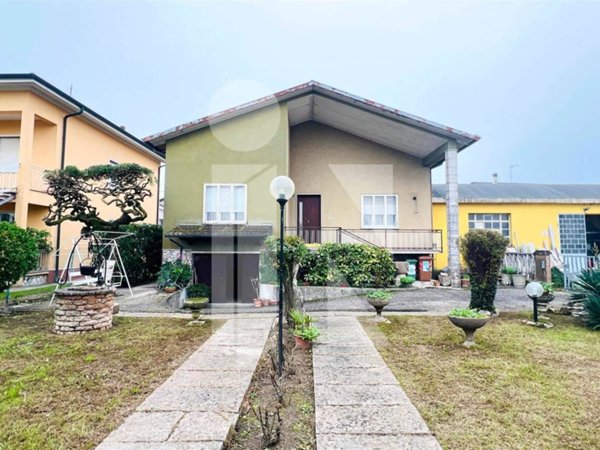 casa indipendente in vendita a Roncoferraro in zona Governolo