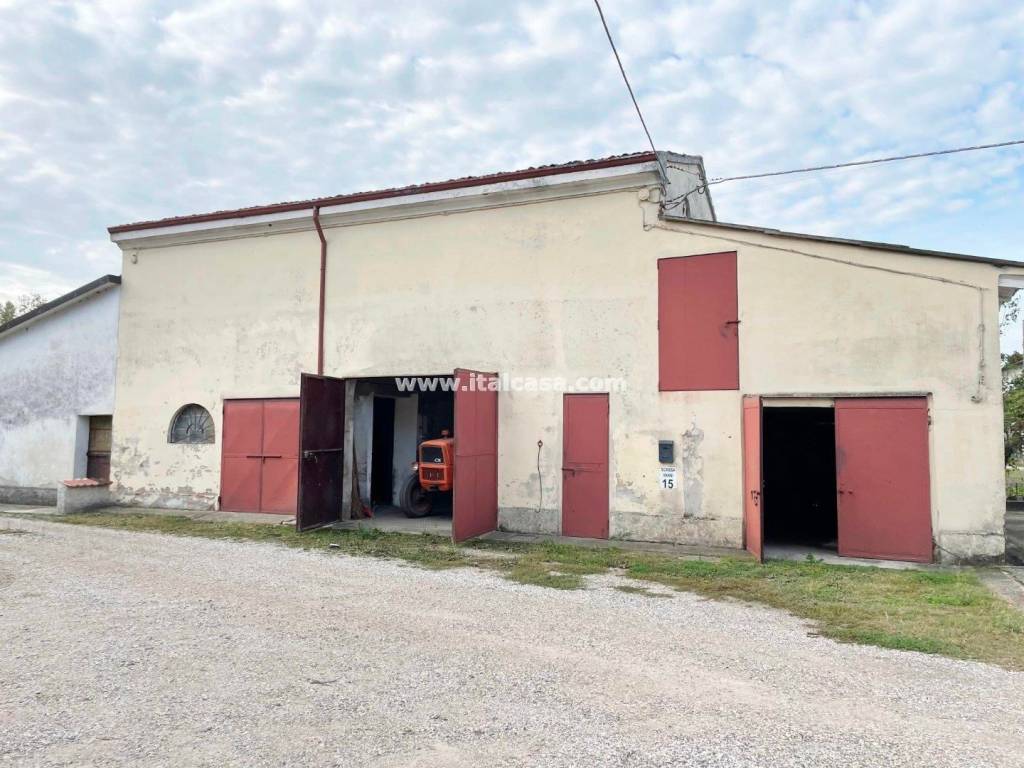 casa indipendente in vendita a Roncoferraro in zona Casale
