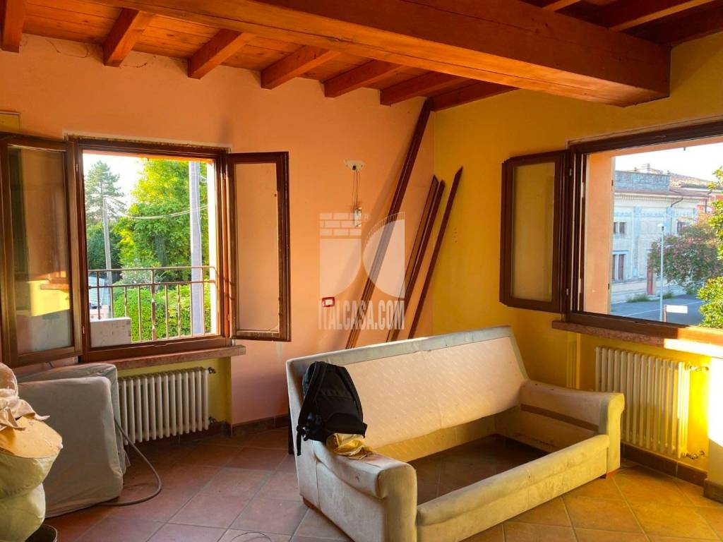 appartamento in vendita a Roncoferraro in zona Barbasso