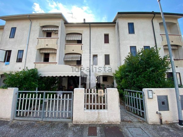 casa indipendente in vendita a Roncoferraro in zona Barbasso